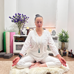 ZenFlow by Patricia Olarte meditando